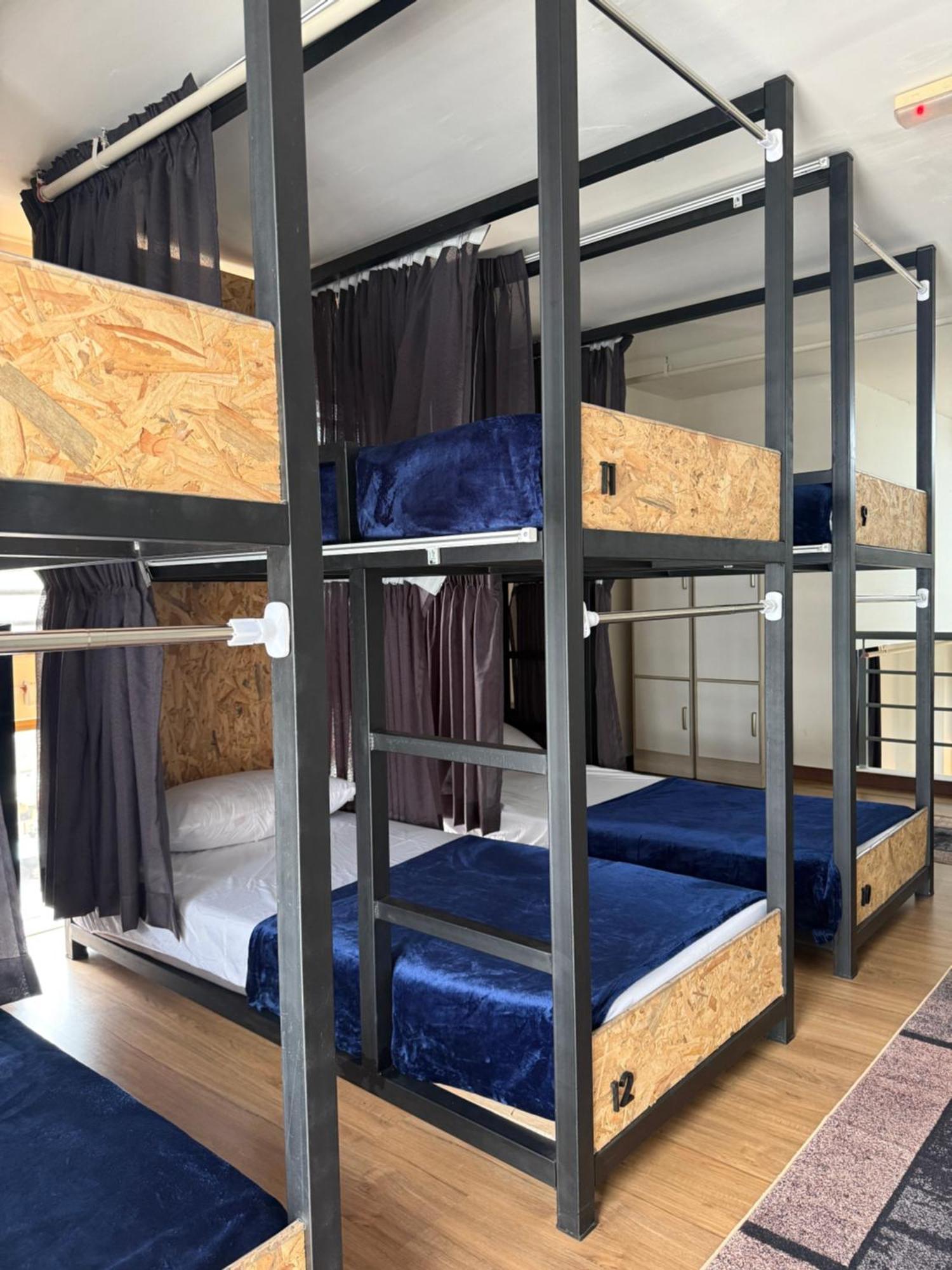 Mix Hostel Kl By Chillout Hostel Petaling Jaya Exteriör bild